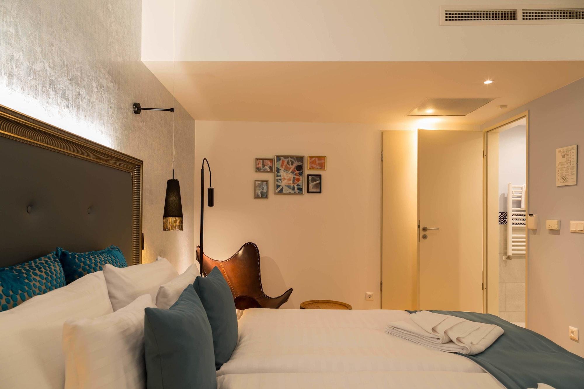 Memories Hotel 4*